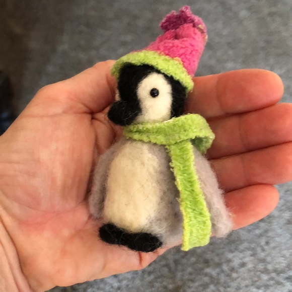 Handmade Needle Felted Penguin - Picture 4 of 16